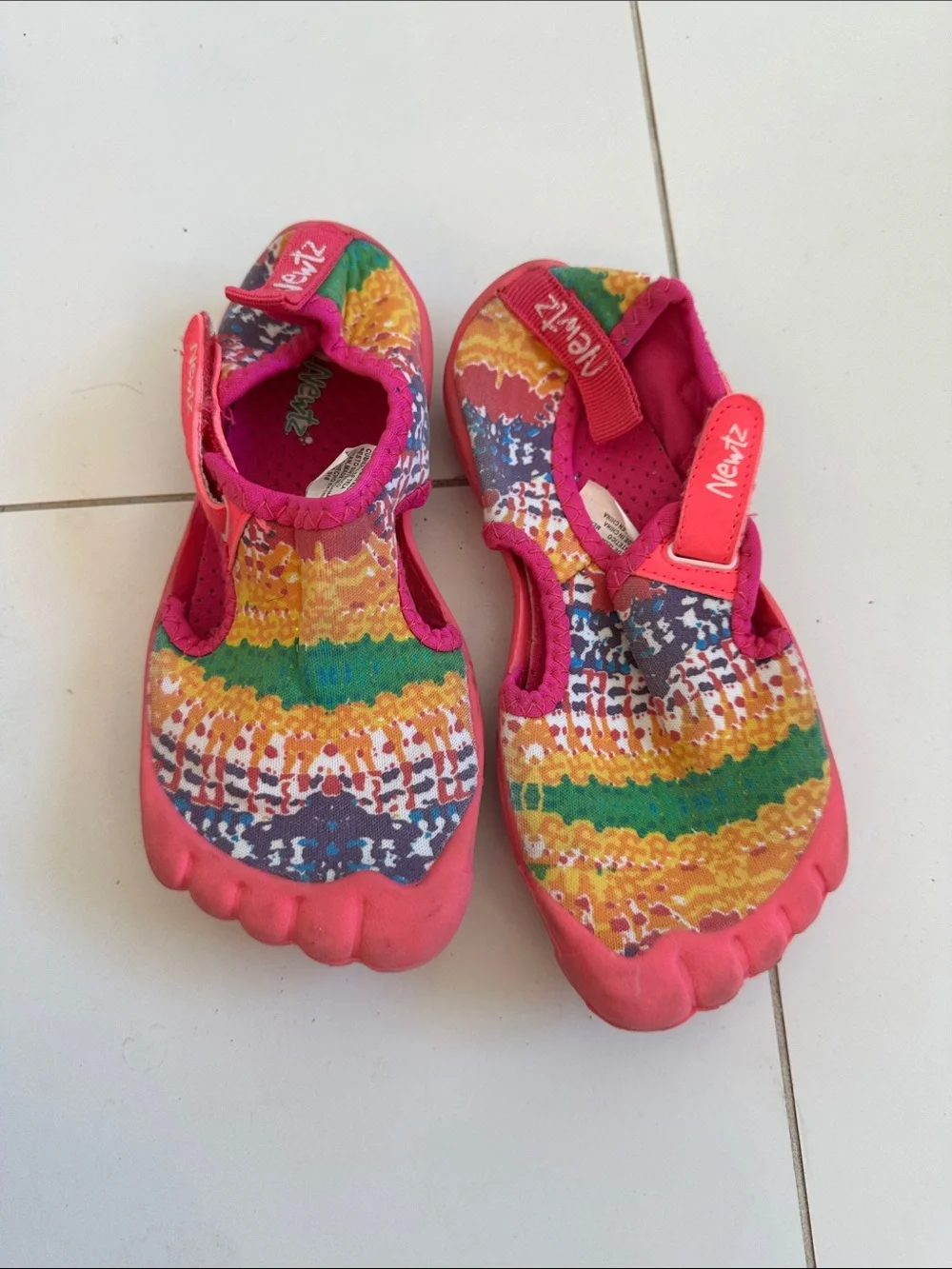 Newtz water pink shoes kids 11/12